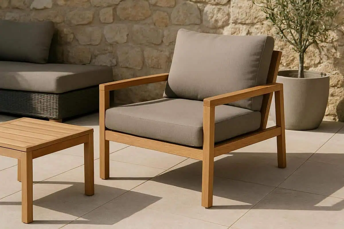 salon de jardin bas avec canape modulable exterieur et fauteuil lounge design minimaliste pour idee jardin zen